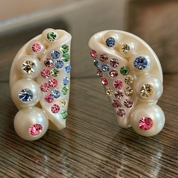Vintage Unique Shaped Thermoset & Pastel Rhinestone Clip Earrings - Picture 3 of 16